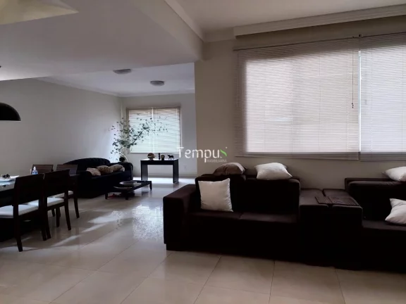 Imagem Casa Sobrado em Jardim América, Goiânia/GO