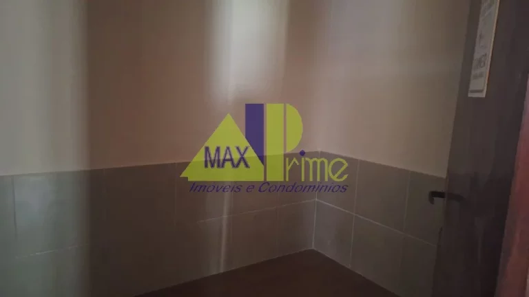 Imagem Aluguel de Casa Espaçosa na Vila Guilhermina, São Paulo-SP: 2 Quartos, 2 Salas, 1 Banheiro, 2 Vagas, 110m².