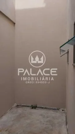 Imagem .Barracão excelente localização com 271,75 m²
 Salão comercial 
 02 banheiros social,;
 Cozinh...