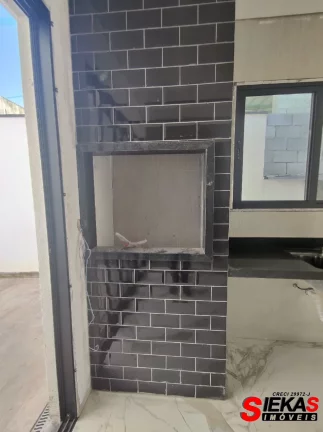 Imagem Imóvel de alto padrão com 3 quartos, 3 suítes e 4 vagas de garagem em Mogi das Cruzes-SP, Cidade Parquelandia.
