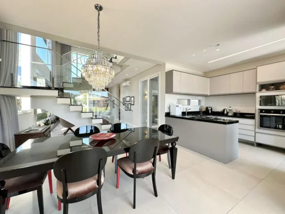 Imagem Casa em Condominio 4 Dormitórios - Bairro --