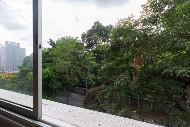 Imagem Apartamento em frente ao Mackenzie com 156m², 3 dormitórios (1 suíte) e 1 vaga.