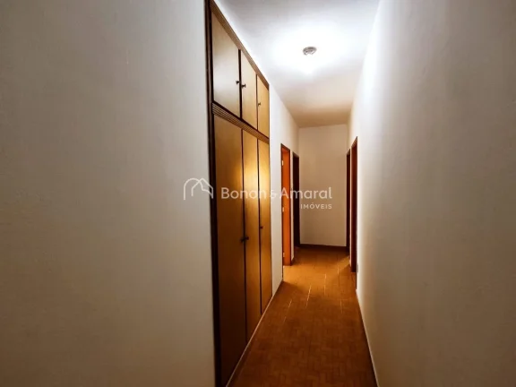 Imagem Casa com 3 Quartos, 2 Banheiros (1 interno e 1 externo)cCopa com área de luz e Sala de Jantar.
Sala...