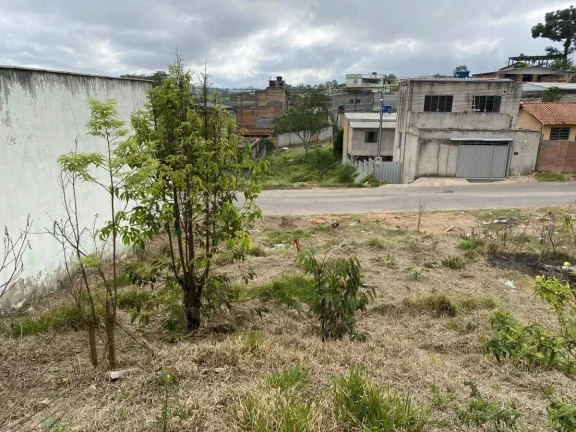 Imagem Lote 200 m2 de Esquina à Venda com escritura no Bairro Nova Cidade – Barbacena