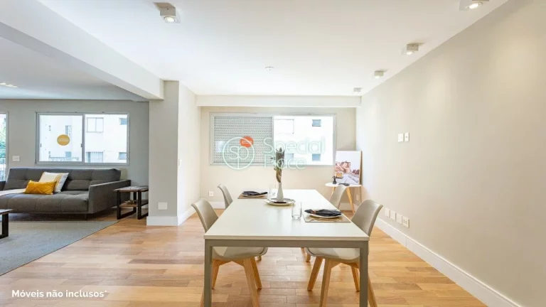 Imagem Em Moema, ao lado da estação de metrô de mesmo nome e a uma curta caminhada do Parque Ibirapuera,...