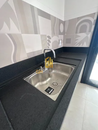 Imagem GH1996

O sobrado possui 

- 4 suítes plenas
- Ampla sala de estar 
- Cozinha 
- Área de serviço ...