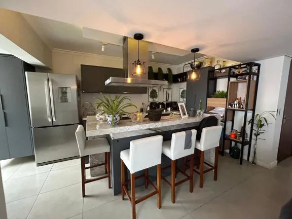 Amplo apartamento de 3 quartos sendo 1 suite mais 2 vagas com