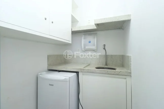 Imagem Conjunto Comercial 42M², 2 Salas, 2 Banheiros, 1 Vaga, Sacada, Copa, Armários Cozinha, Banheiros, Área de Serviço, Split.
