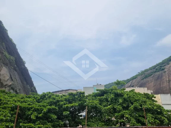 Imagem Rara Cobertura na Urca, aos pés do Pão de Açúcar e vista Mar