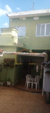 Imagem Imóvel com terreno de 250 m², composto por casa térrea e sobrado aos fundos.

A casa térrea disp...