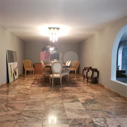 Imagem Casa à venda com 6 quartos, sendo 4 suítes, em Vila Sônia, São Paulo - SP