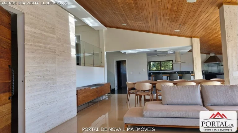 Imagem Casa a venda no Vila del Rey em Nova Lima. Casa com vista para a mata e para o condomínio Vale dos Cristais. Casa recebe sol da manhã