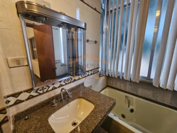 Imagem Apartamento com 90m², 2 dormitórios, sendo 1 suíte, total de 3 banheiros, um deles com hidromassa...