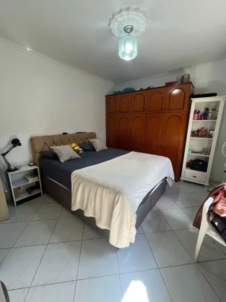 Imagem Casa com 3 dormitórios e 4 vagas sendo 2 cobertas - Floresta | Joinville/SC