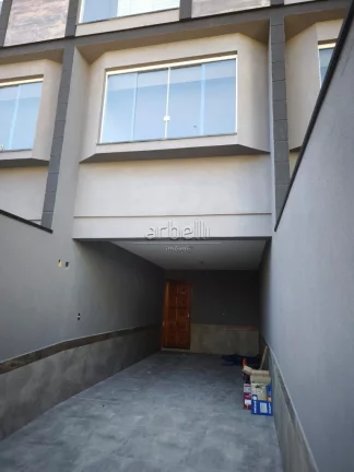 Imagem Sobrado com 160 M², 03 dormitórios sendo 01 suíte, 1 banheiro social e lavabo, sala para dois amb...