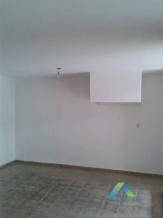 Imagem SANTO ANDRE Excelente casa com Salão comercial 268 metros, 5 dormitórios, salão comercial 1vaga ótima localização, e valor !!!