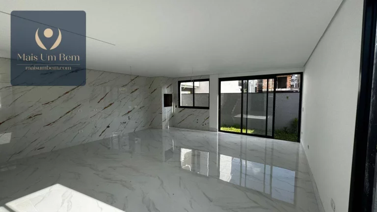 Imagem Sobrado Tríplex com Terraço em condomínio fechado com Piscina, 3 suítes, 171 m² por R$ 1.290.000 - Santa Cândida - Curitiba/PR