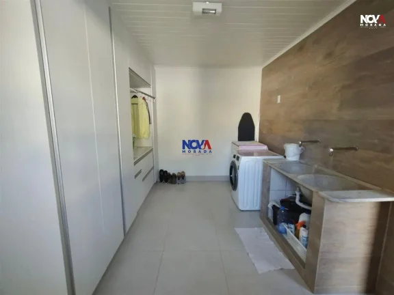 Imagem Apresentando uma oportunidade única de residência em Interlagos, esta luxuosa casa duplex de 360m2...