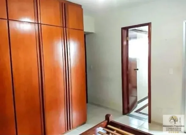 Imagem Apartamento para Venda em Goiânia, SETOR BELA VISTA, 4 dormitórios, 1 suíte, 2 banheiros, 2 vagas