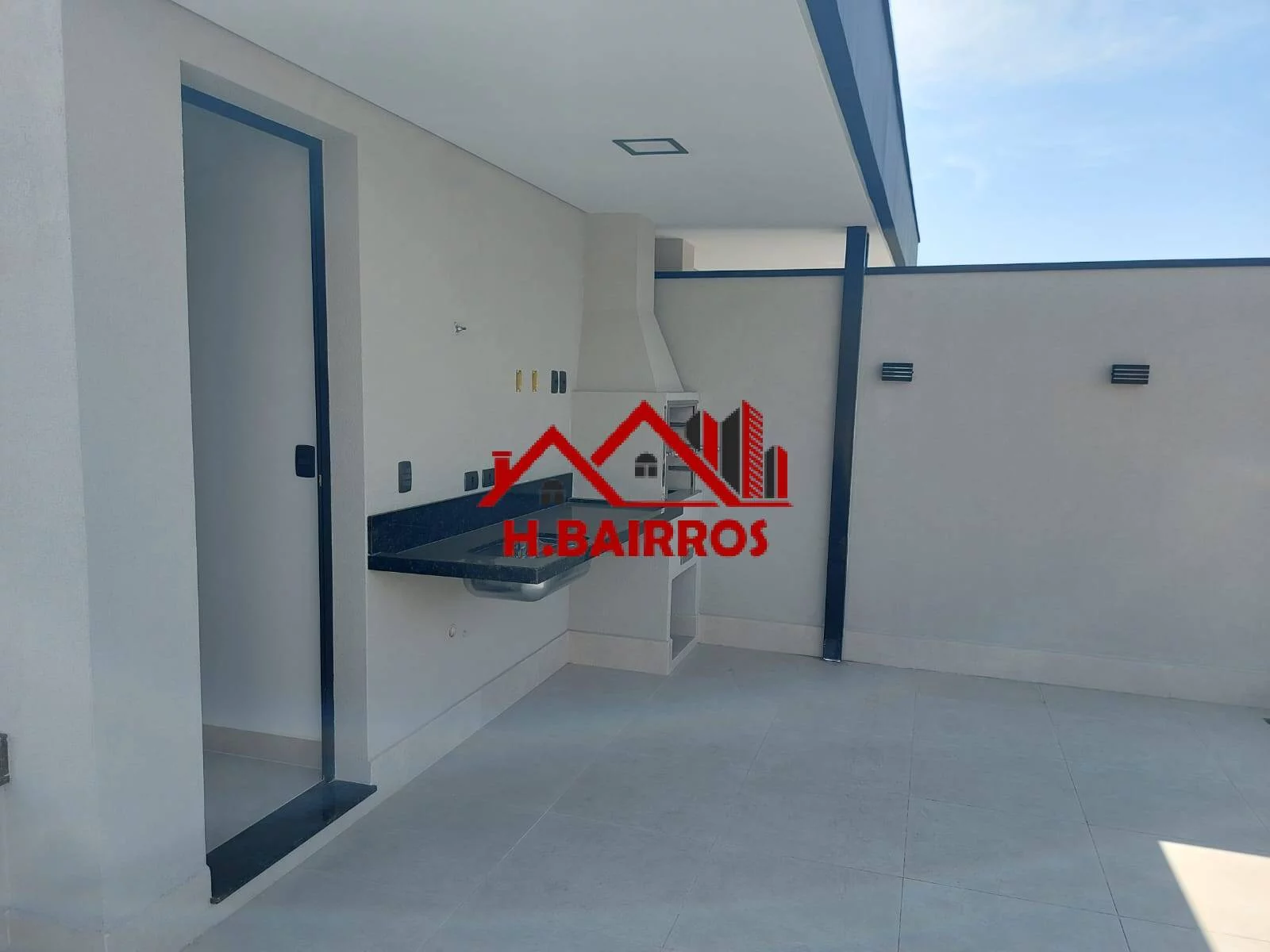 Imagem VENDE SOBRADO EM VILLAGIO NO JARDIM DAS INDÚSTRIAS