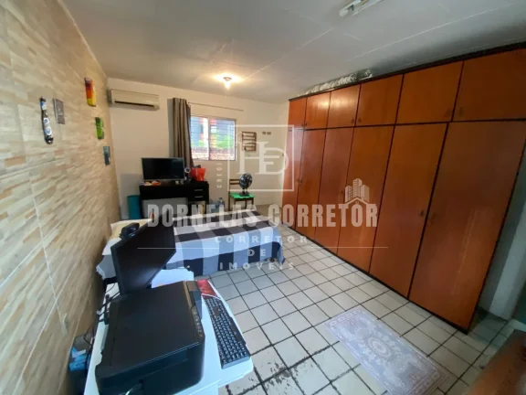 Imagem Casa Exclusiva no Espinheiro com 4 Quartos e 2 Suítes