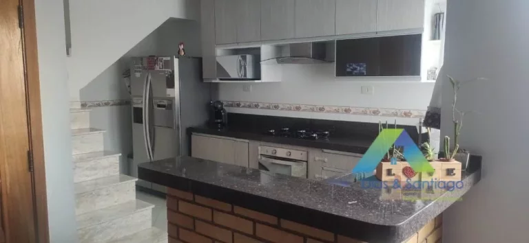 Imagem Santo André Cobertura 176M², 3 dormitórios, sendo 1 reversível, 1 suíte, 2 vagas, espaço gourmet, ótima localização e valor !!!