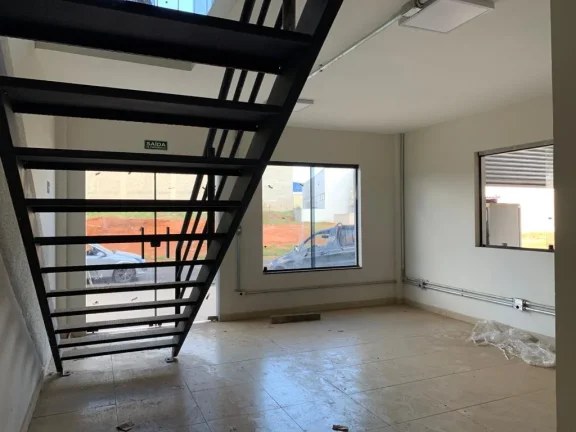 Imagem Barracão: Área do Terreno: 820,00 m² Área Construída 820 m² - Com recepção; 02 sala; 06 banh...