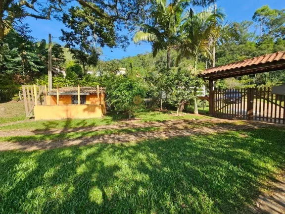 Imagem Casa em Condomínio para Venda em Teresópolis / RJ no bairro Vale Alpino