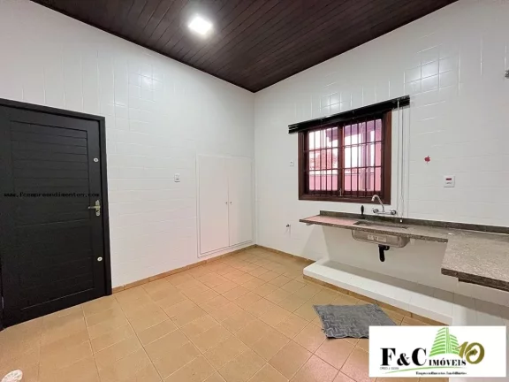 Imagem Casa Comercial para Locação em Limeira, Vila Claudia, 2 dormitórios, 1 suíte, 2 banheiros, 2 vagas