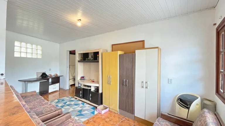 Imagem Casa para venda no bairro Vila Nova em Porto Alegre