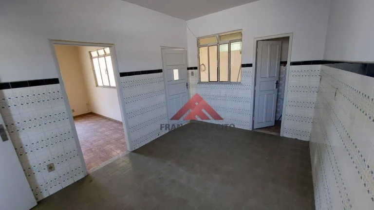 Imagem Casa com 3 dormitórios à venda por R$ 300.000,00 - Paraíso - São Gonçalo/RJ