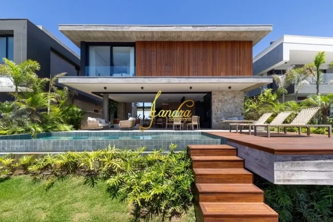 Imagem Sobrado no Sense, mobiliado e decorado com piscina de 28m2
