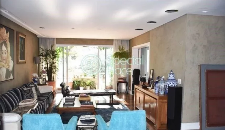 Imagem Excelente apartamento com 250m², reformado, espaços generosos, com terraço e excelente localizaç...