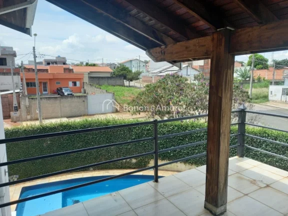 Imagem Linda e espaçosa casa em rua sem saída, lugar muito tranquilo e acessível. A residência possui 3...