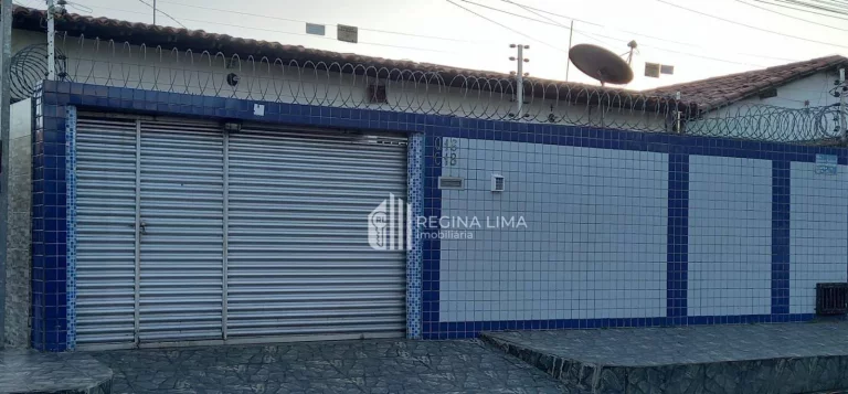 Imagem Casa de 3 dormitórios à venda por R$ 300.000,00 - Dirceu Arcoverde - Teresina/PI