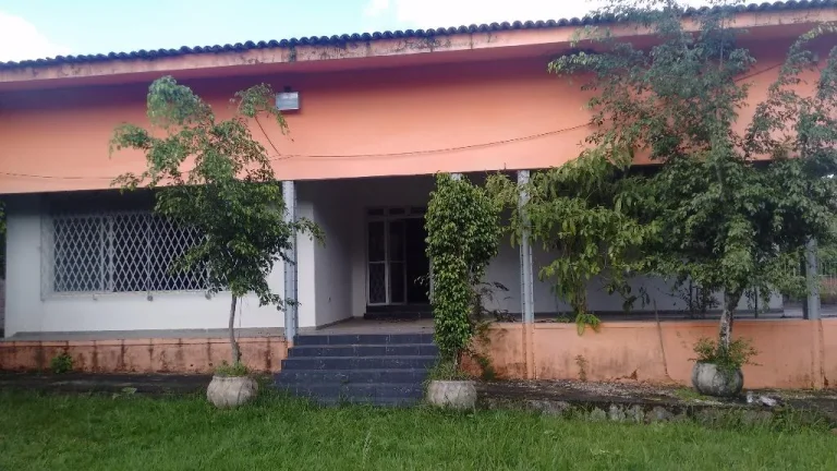 Imagem Casa de 500m² à vendam com 6 suítes, localizada em Aldeia, Camaragibe - Pernambuco.