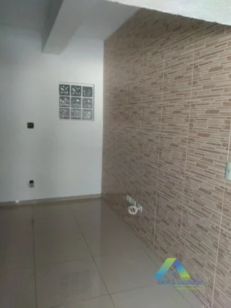 Imagem SANTO ANDRÉ Sobrado 81 M², 2 dormitórios, ótima localização e valor !!