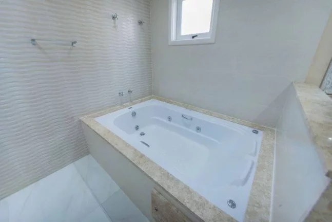 Imagem Casa com 360 m² - 3 suítes, em condomínio na Granja Viana!!!