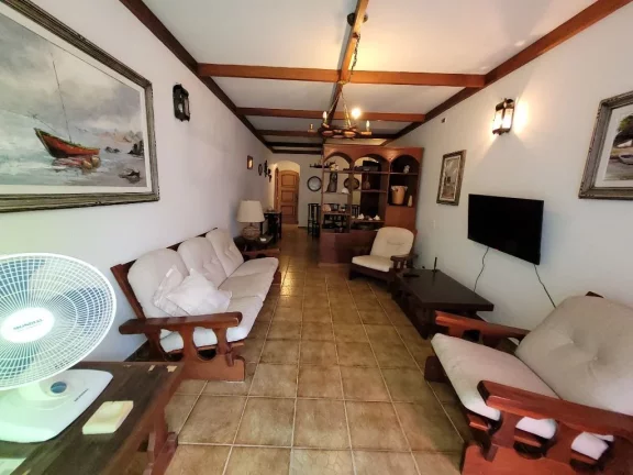 Imagem PITANGUEIRAS – CALÇADÃO COM MARAVILHOSA VISTA AO MAR, AMPLO APARTAMENTO COM 100 M² ÚTEIS, 01 VAGA DE GARAGEM NO PRÉDIO, LOCALIZAÇÃO PRIVILEGIADA.