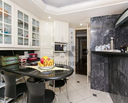 Imagem Apartamento no Sumaré com 4 suítes e 6 vagas, 280m²