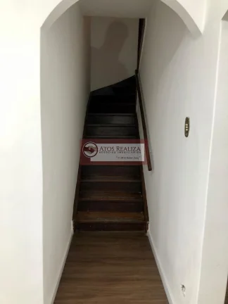 Imagem Aluno casa COMERCIAL no metrô Jabaquara. São 6 salas, Varanda, Copa, Lavandaria e 2 Banheiros, imóvel totalmente reformado com telhado novo, instalação elétrica nova, está impecável. Sua locação é ideal para clínicas médicas, escritórios de advocacia, cor