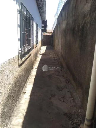 Imagem Casa boa para ponto comercial, 4 dormitórios, à venda por R$ 250.000,00 - Centro (Sul) - Teresina/PI