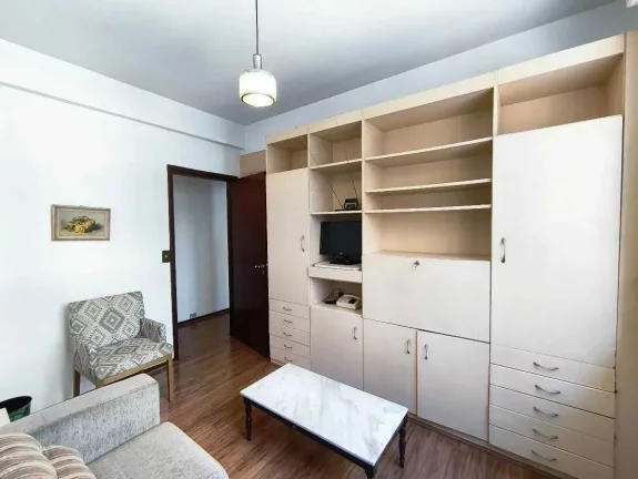 Imagem Apartamento semi mobiliado com 4 dormitórios sendo 1 demi suíte e 1 vaga no Centro de Florianópolis
