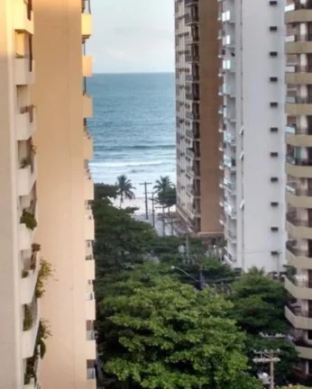 Imagem Apartamento à venda no Guarujá na Praia das Pitangueiras.