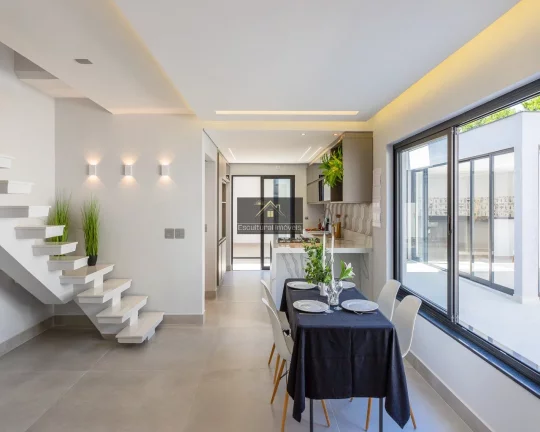 Imagem SOBRADO ALTO DA BOA VISTA 200M ÁREA CONSTRUÍDA 3 DORMITÓRIOS SENDO 1 DELES SUÍTE 2 SALAS AMPLAS ÁREA GOURMET COZINHA ESPAÇOSA ÁREA EXTERNA 2 VAGAS