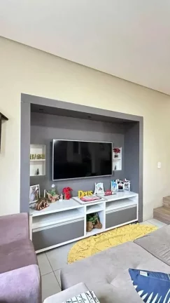 Imagem Sobrado com 2 dormitórios e 1 vaga de garagem - Fátima | Joinville/SC