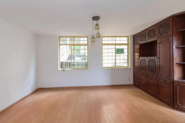Imagem Casa Vila Anglo Brasileira - 170M², 3 Dorms, 3 Vagas, Próximo ao Metrô.