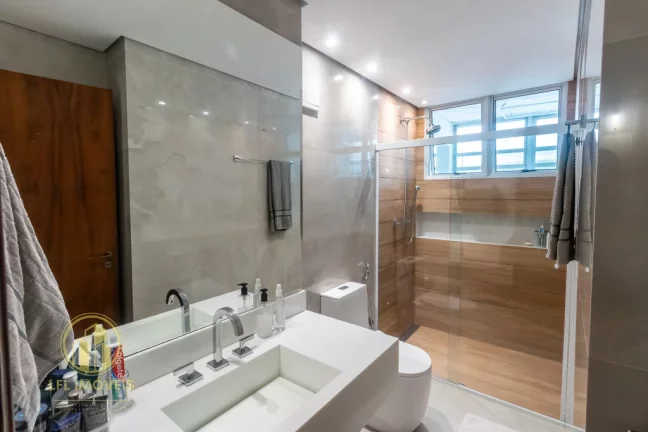 Imagem Apartamento totalmente reformado no Itaim Bibi – 107 m², com 3 dormitórios e 1 vaga.