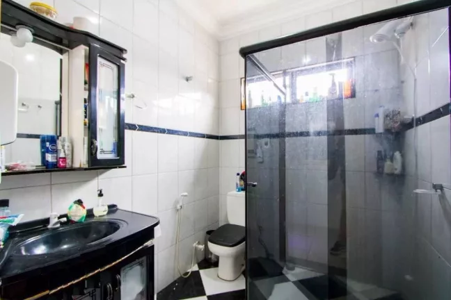 Imagem Sobrado com Piscina e 2 casasa no Terreno de 10 X 50 e 2 Vagas de Garagens