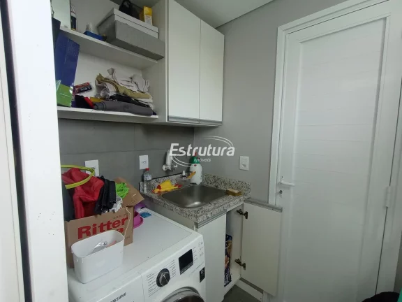 Casa excelente em condomínio fechado em ótima localização.